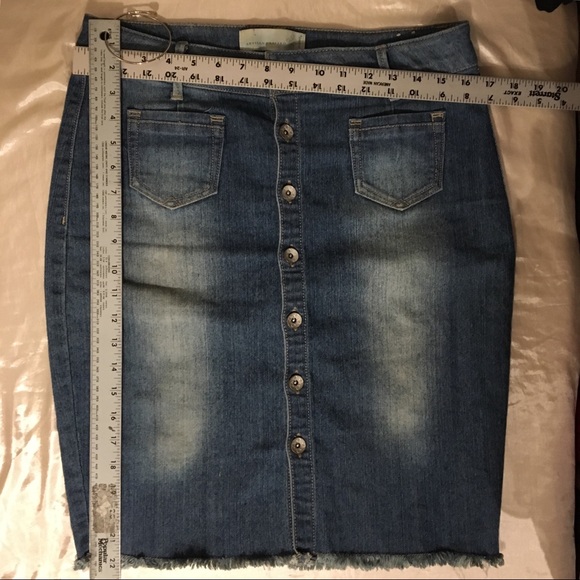 Artisan Crafted democracy denim skirt - Picture 4 of 7